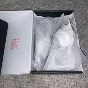 White size 8.5 Fashionnova heels